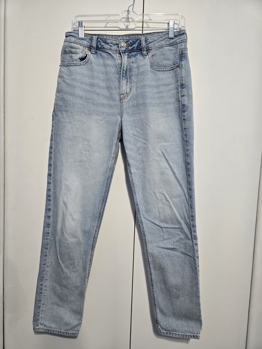 American Eagle Strigid Mom Jeans Women’s Size 6 Light Wash High Rise Straight